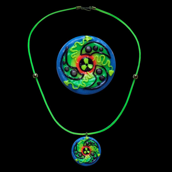 Energy Pendant, glow in UV