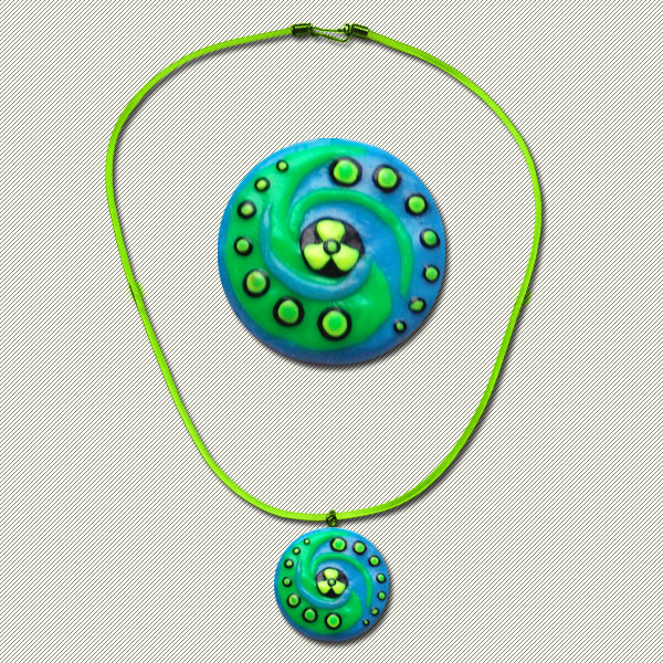 Energy Pendant, glow in UV